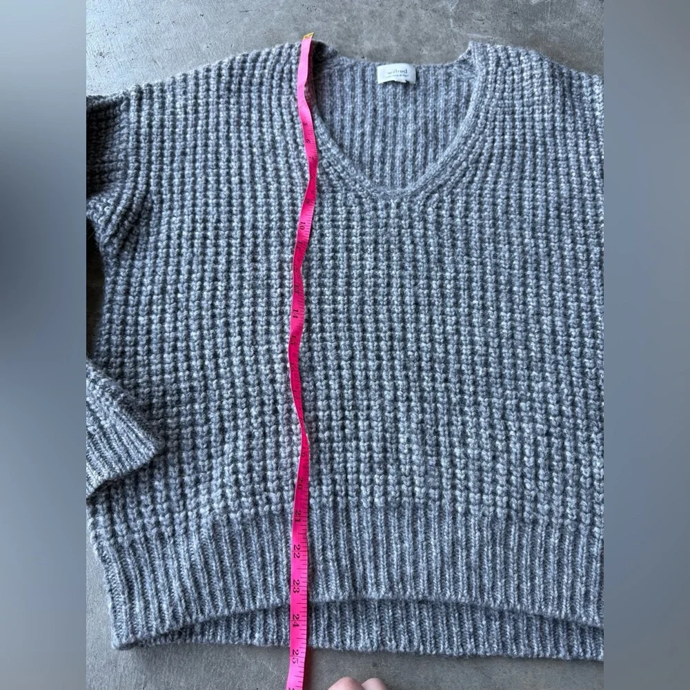 Wilfred Aritzia Charcoal V-Neck Sweater Cotton and Alpaca Blend Size Small - Picture 6 of 9